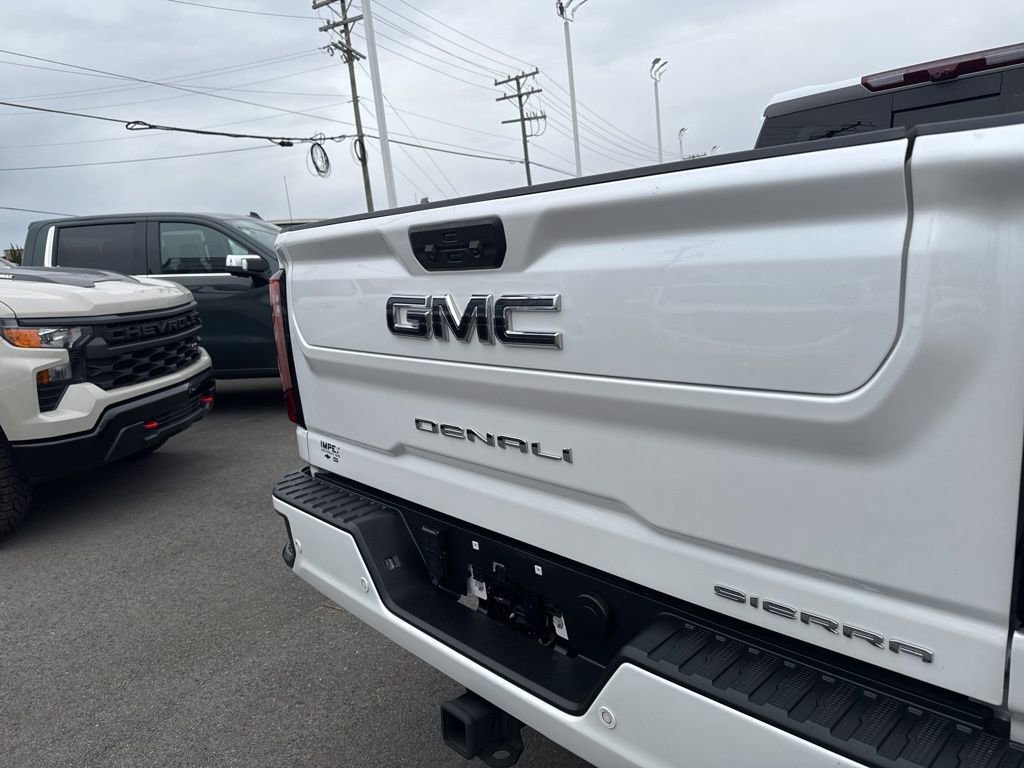 Used 2024 GMC Sierra 3500 Denali Ultimate AWD/4WD image 36