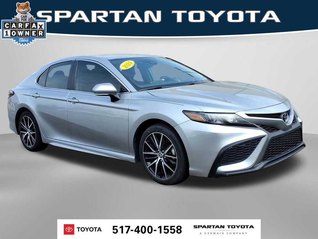 Used 2024 Toyota Camry SE FWD image 5