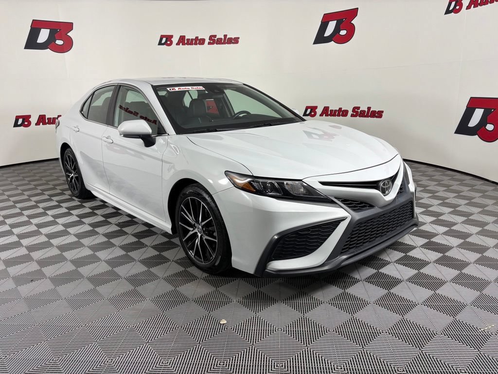 Used 2023 Toyota Camry SE FWD image 8