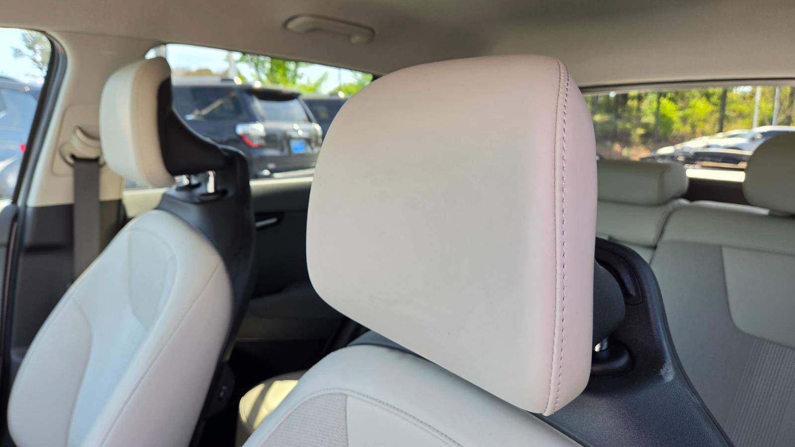 Used 2023 Kia Niro EX image 42