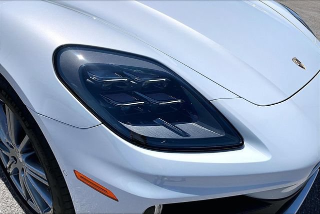 Used 2025 Porsche Panamera RWD image 27