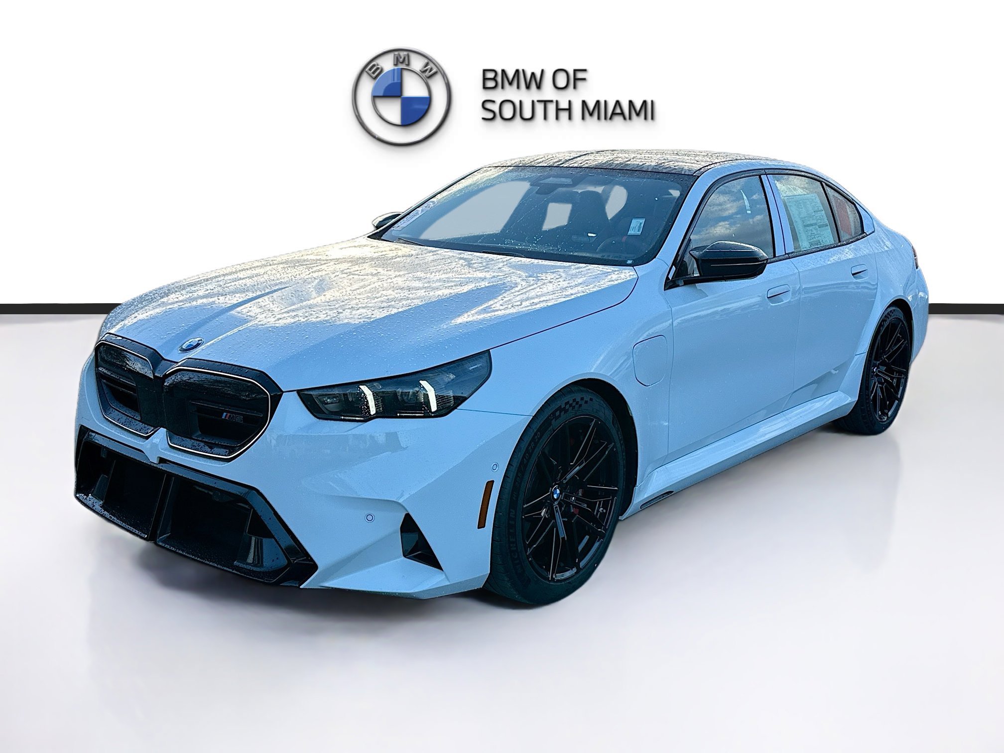 New 2026 BMW M5 w/ Carbon Package image 3