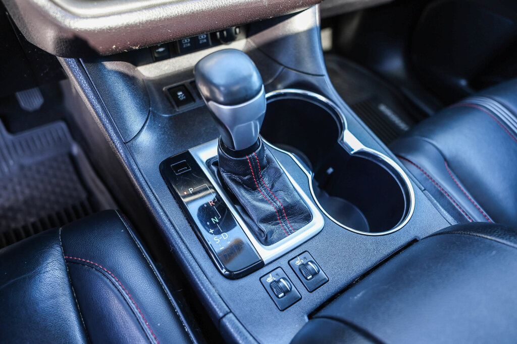 Used 2019 Toyota Highlander SE FWD image 14
