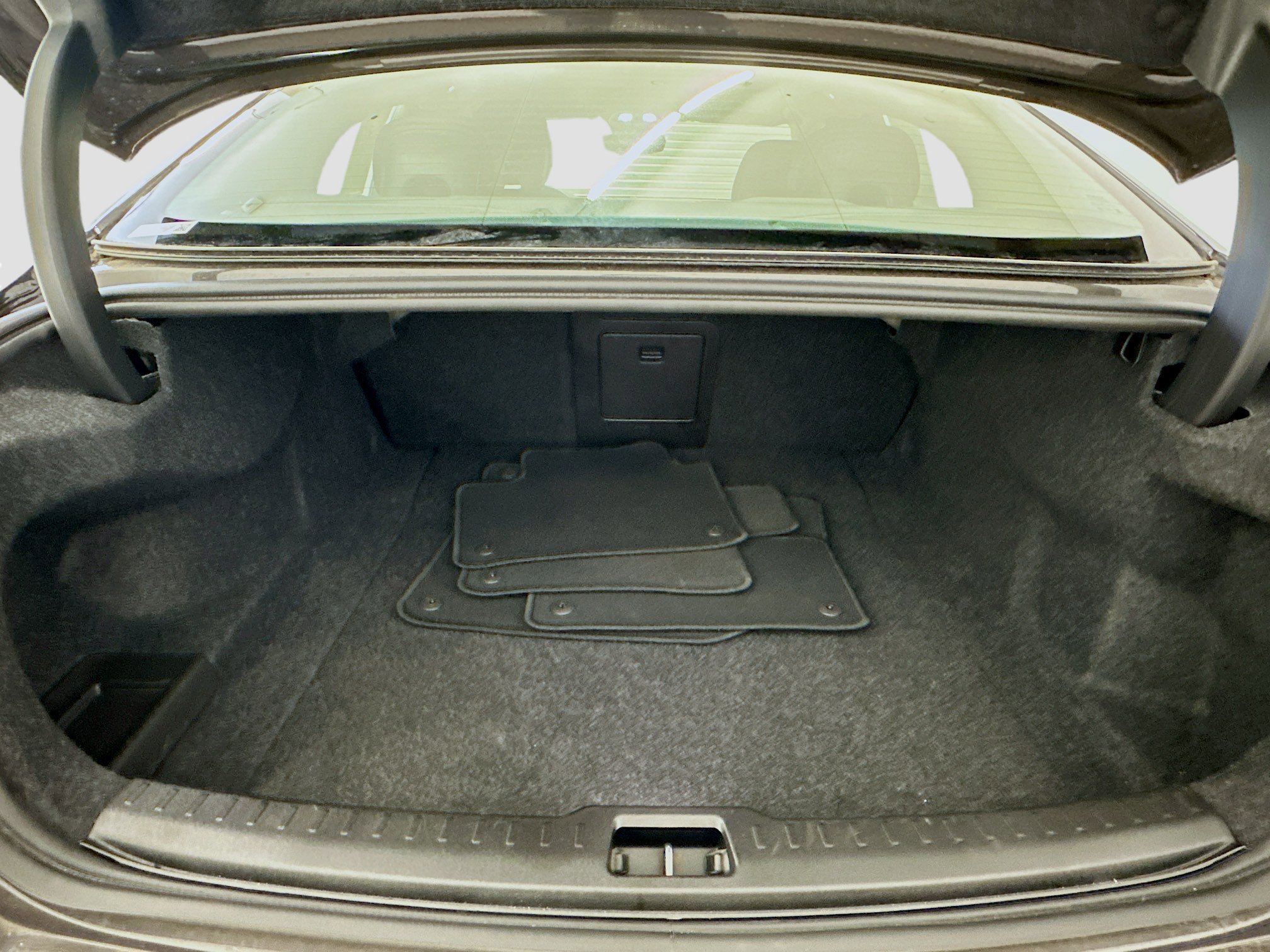 Used 2025 Volvo S60 B5 Core image 31