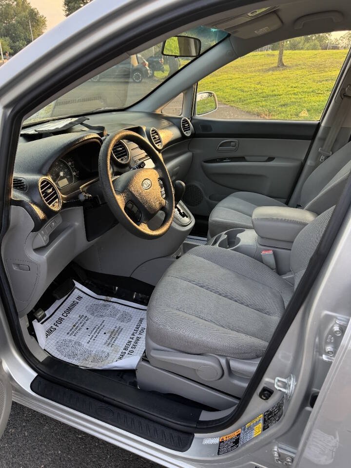 Used 2009 Kia Rondo LX FWD image 11