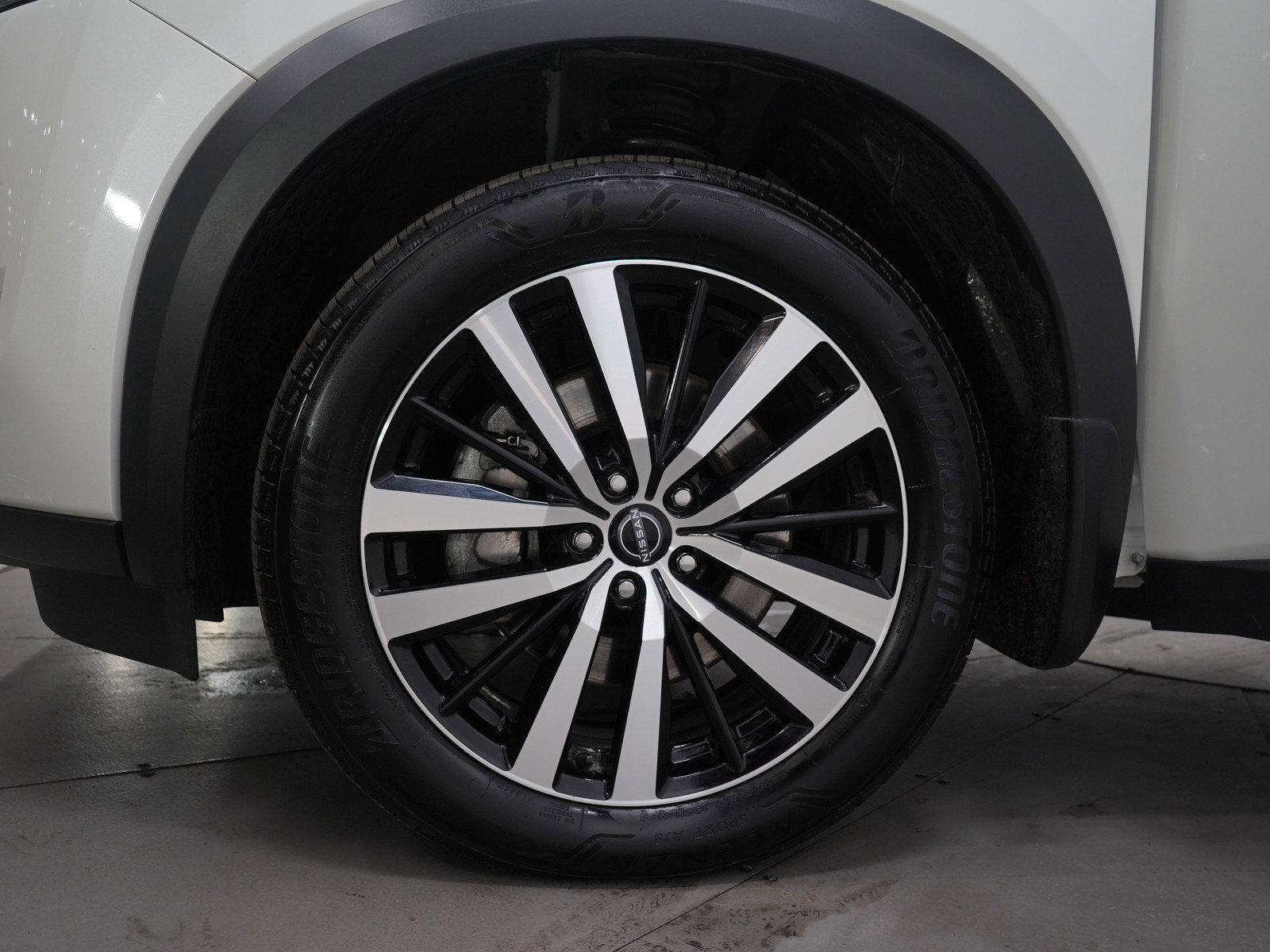 Used 2024 Nissan Pathfinder Platinum image 36