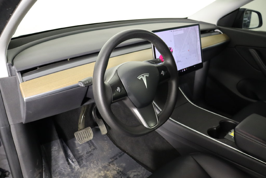 Used 2021 Tesla Model Y Long Range AWD/4WD image 23