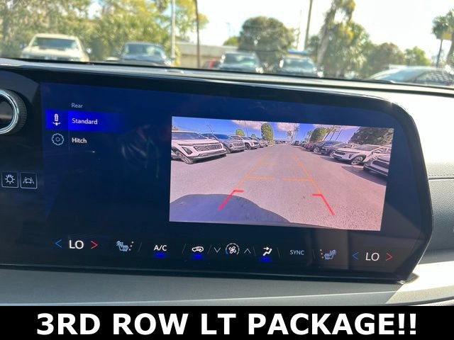 Used 2025 Chevrolet Traverse LT FWD image 25