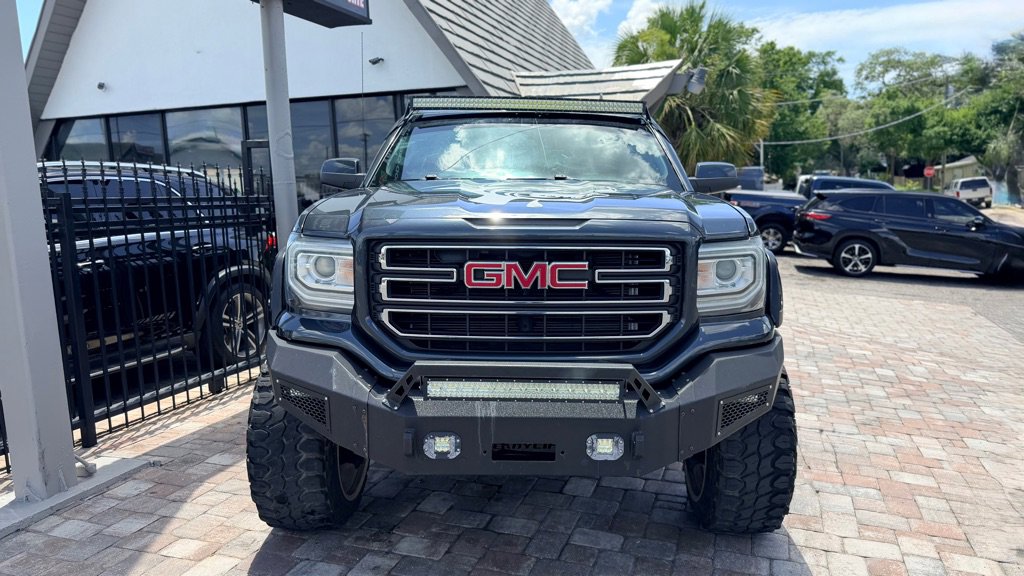 Used 2017 GMC Sierra 1500 SLE w/ Elevation Edition AWD/4WD image 6