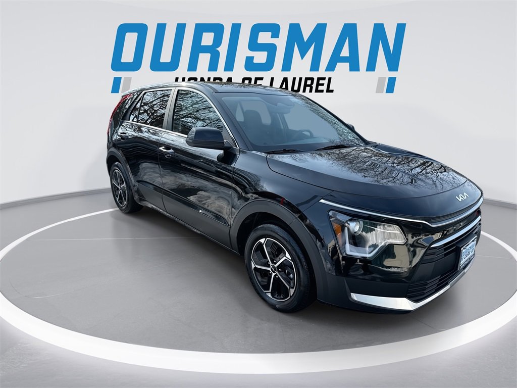 Used 2025 Kia Niro LX image 2