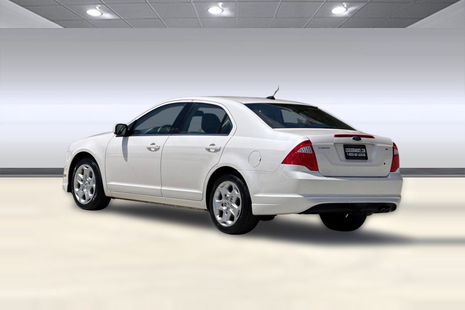 Used 2010 Ford Fusion SE FWD image 3