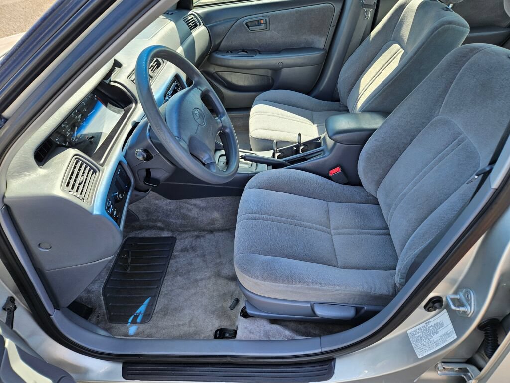 Used 2001 Toyota Camry LE FWD image 14