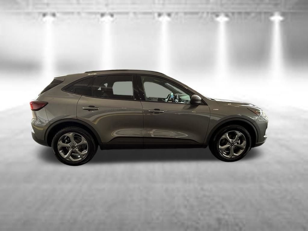 Certified 2025 Ford Escape ST-Line FWD image 3