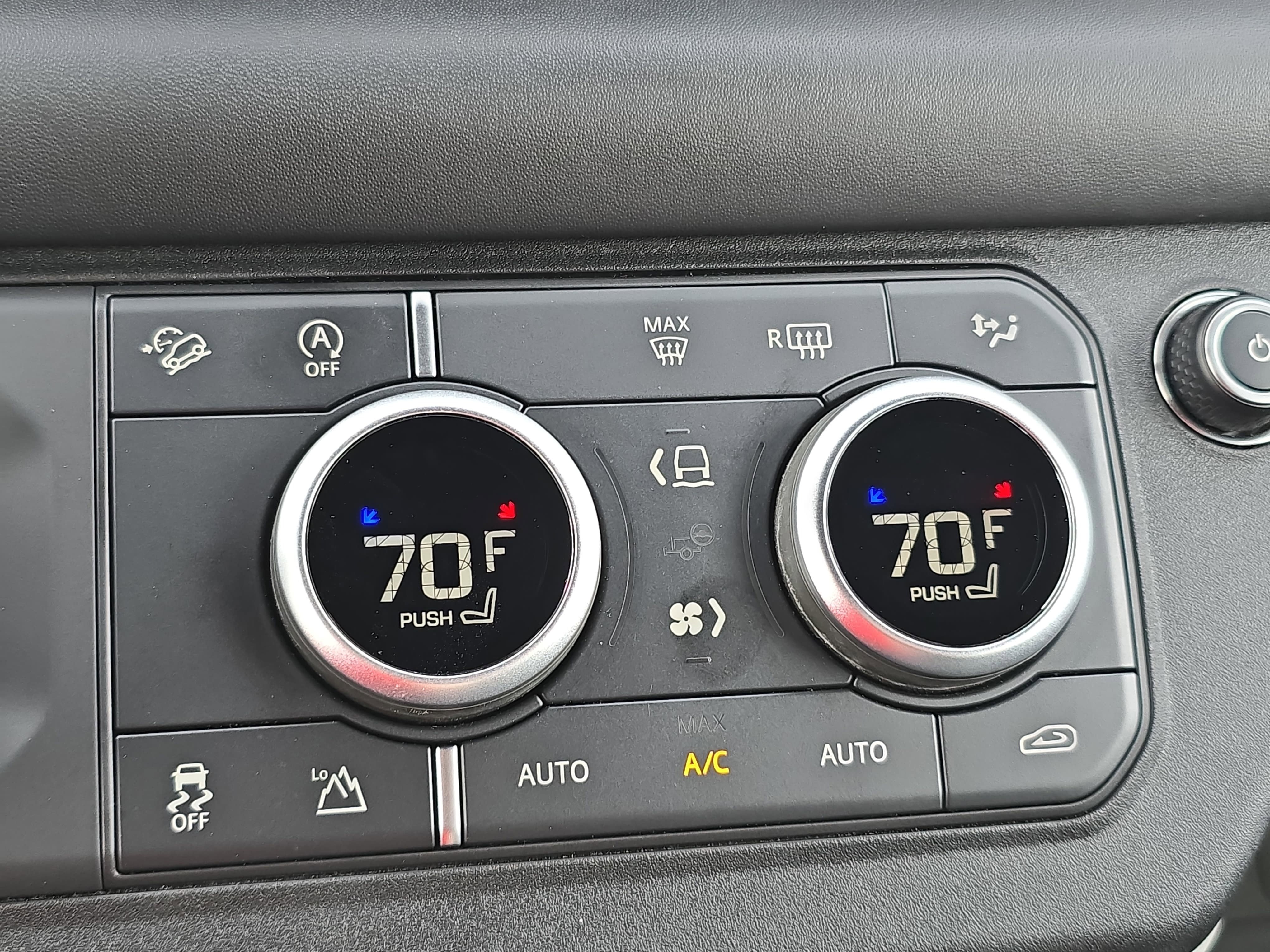 Certified 2024 Land Rover Defender 110 X-Dynamic SE image 23
