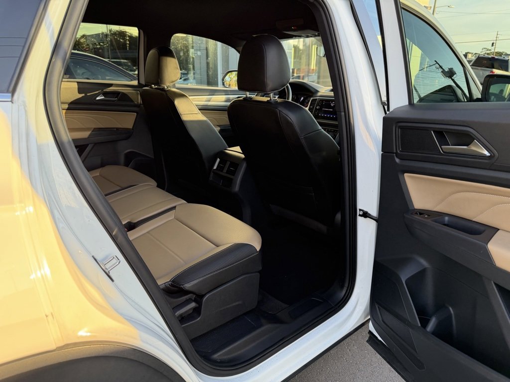 Used 2021 Volkswagen Atlas Cross Sport SE image 29