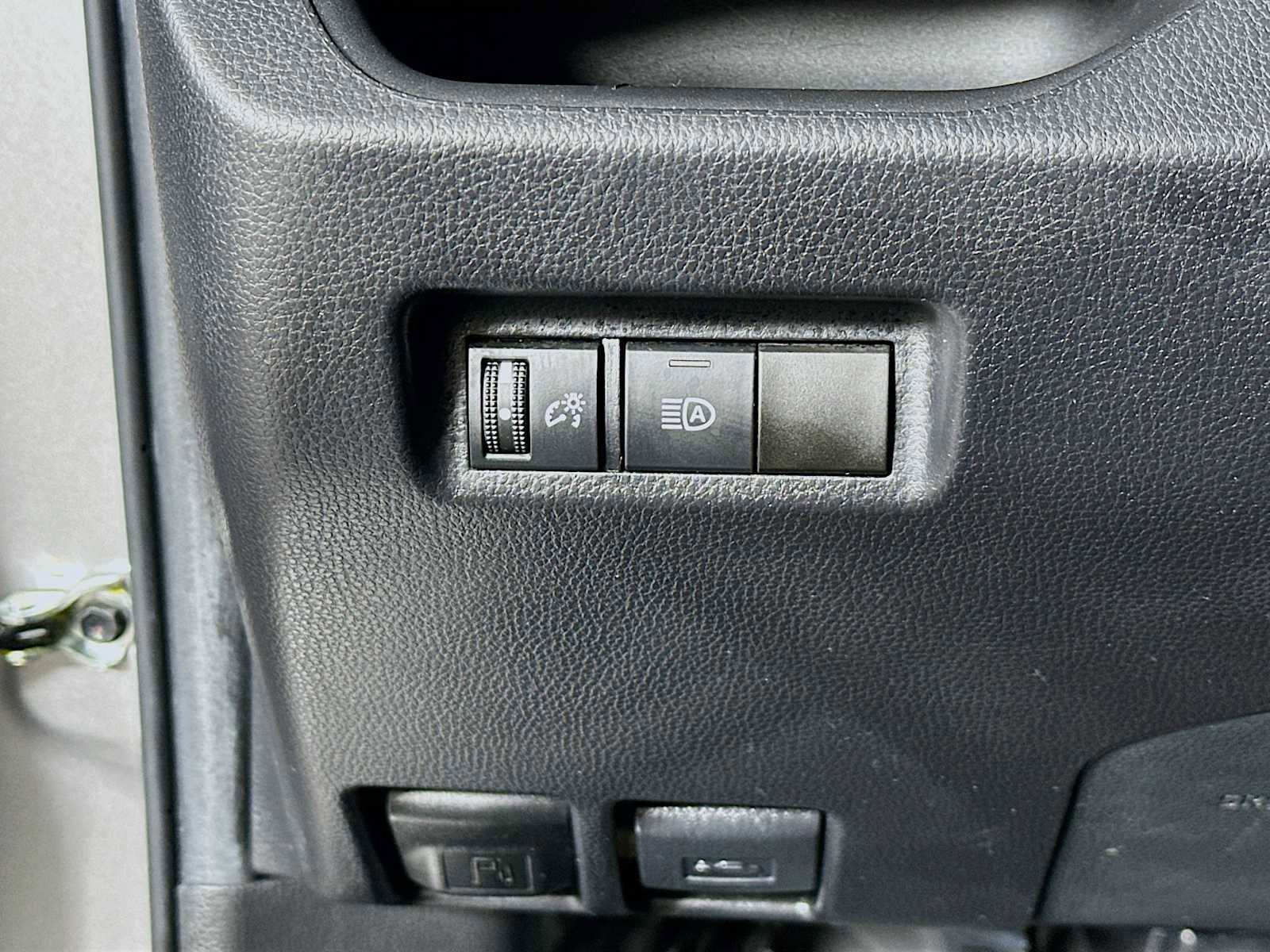 Used 2022 Toyota RAV4 LE w/ Carpet Mat Package (TMS) image 10