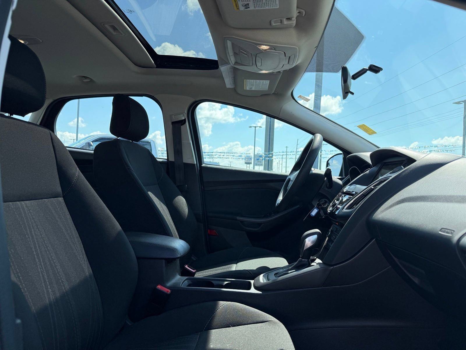Used 2018 Ford Focus SEL FWD image 7