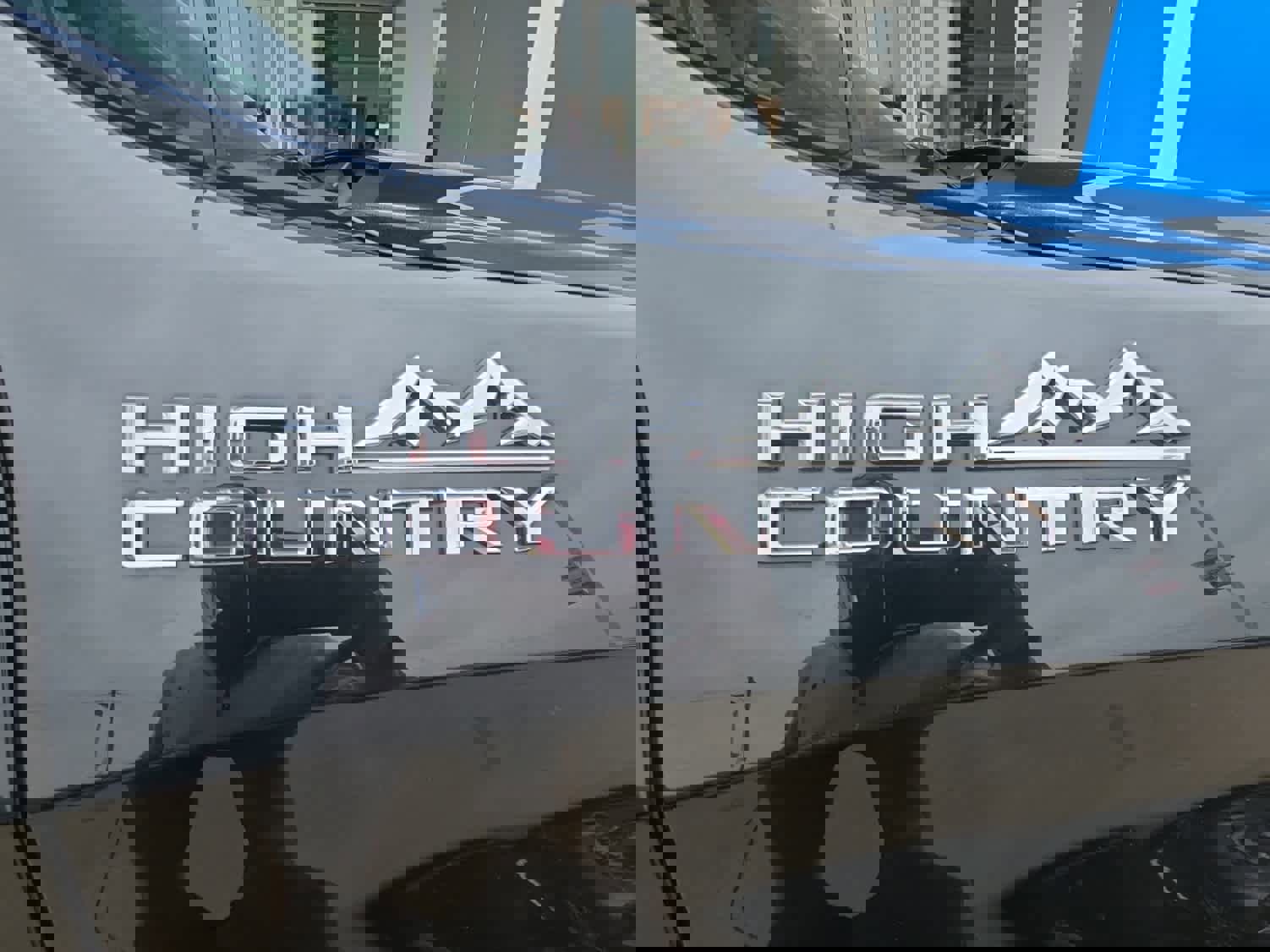 Used 2024 Chevrolet Silverado 1500 High Country w/ High Country Premium Package image 2