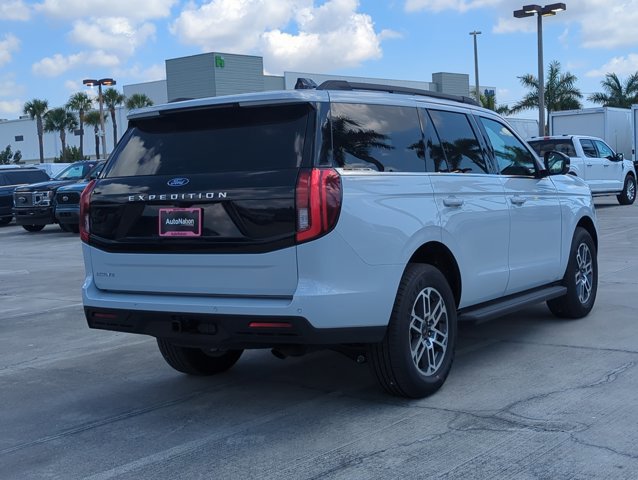 New 2026 Ford Expedition Active RWD image 2