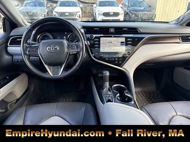 Used 2020 Toyota Camry XLE w/ Sunroof Package image 13