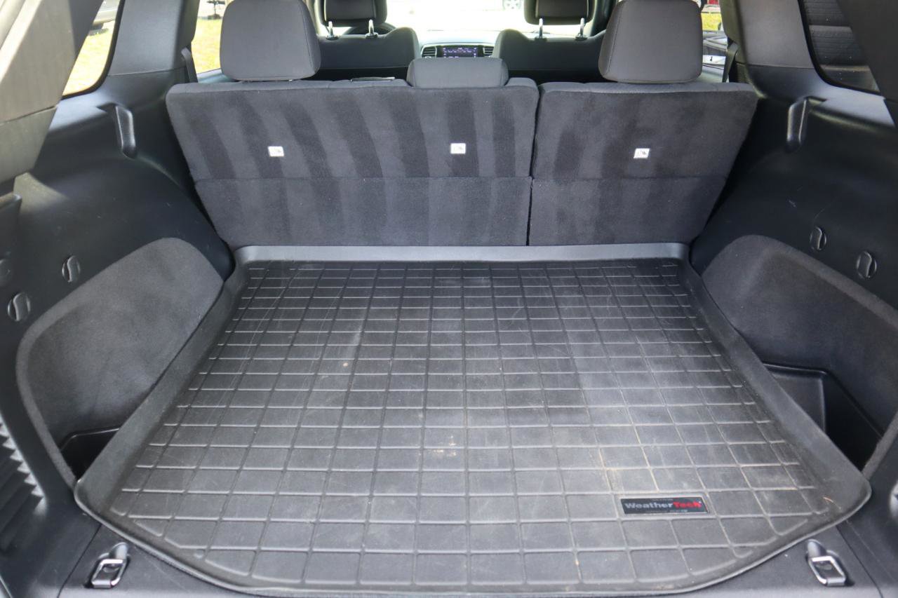 Used 2019 Jeep Grand Cherokee Laredo w/ 18" Wheel & 8.4" Radio Group image 55