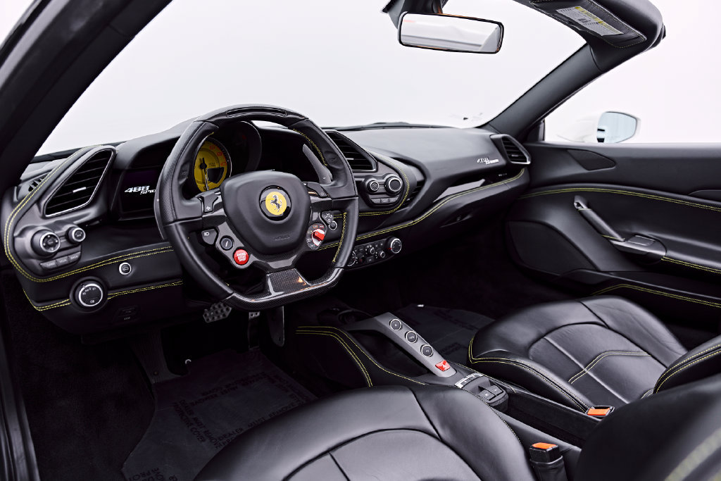 Used 2019 Ferrari 488 Spider RWD image 2