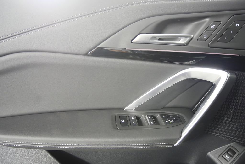 Used 2026 BMW X1 xDrive28i image 8