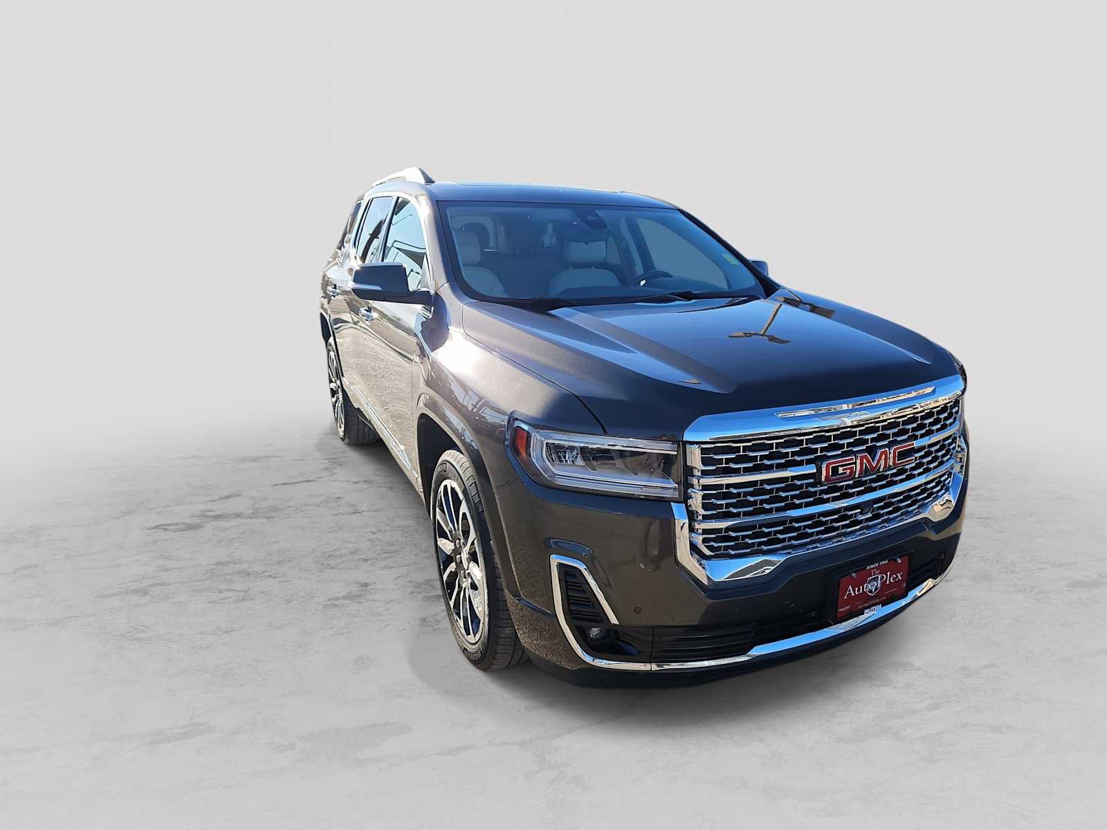 Used 2020 GMC Acadia Denali image 2