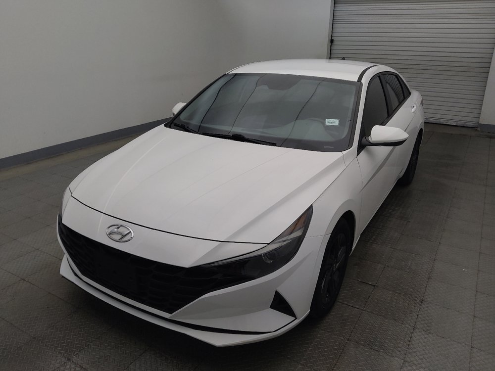 Used 2023 Hyundai Elantra SEL w/ Cargo Package FWD image 15