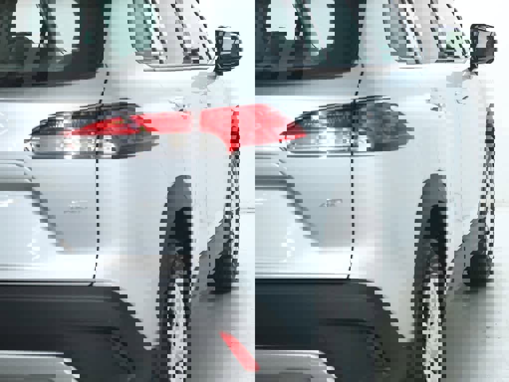 Used 2023 Toyota Corolla Cross L image 41