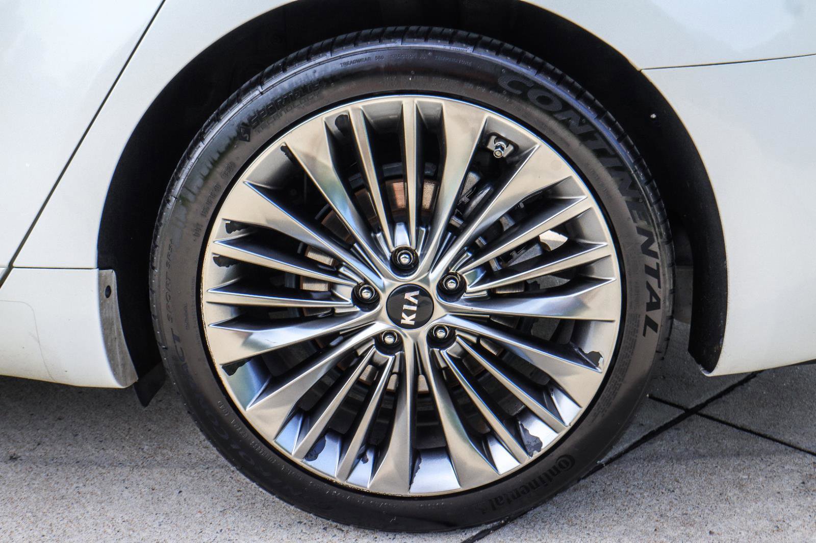 Used 2017 Kia Cadenza Limited FWD image 20