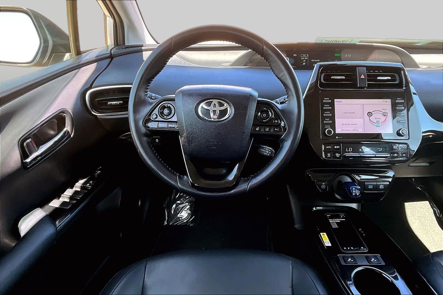 Used 2022 Toyota Prius XLE FWD image 5