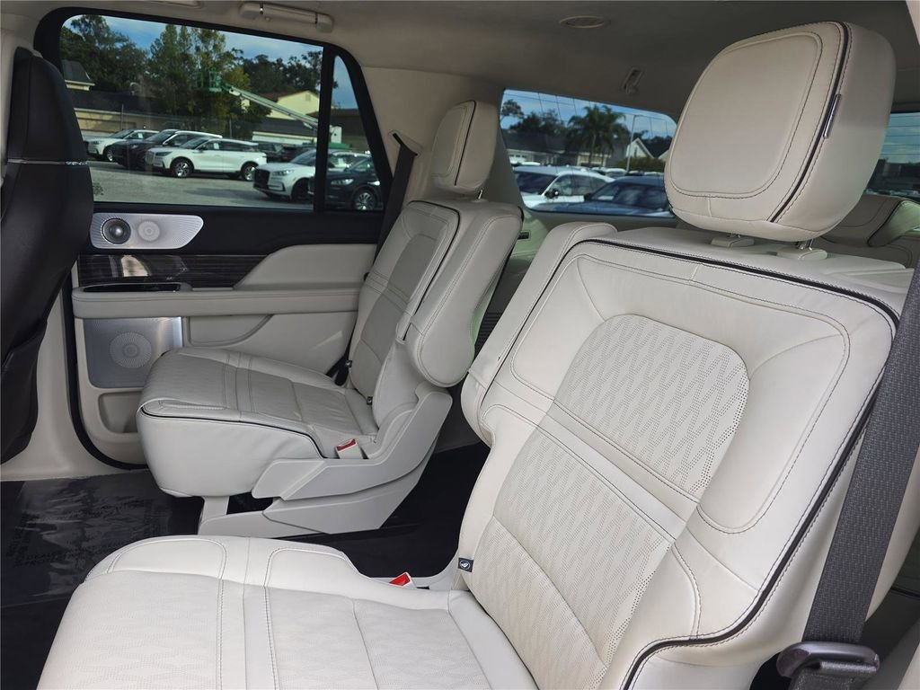 Used 2023 Lincoln Navigator Black Label image 14