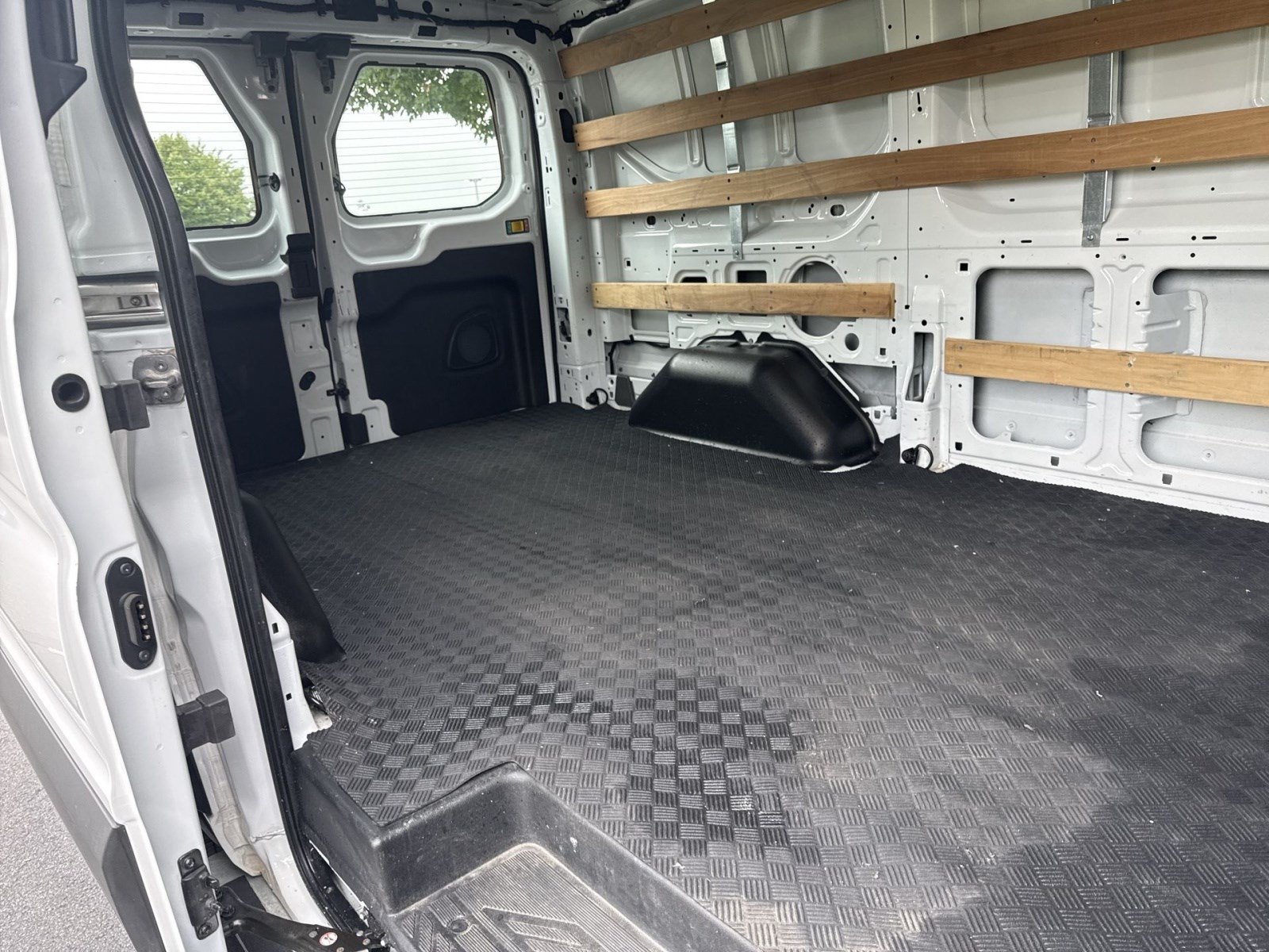 Used 2025 Ford Transit 250 Low Roof w/ Exterior Upgrade Package RWD image 20