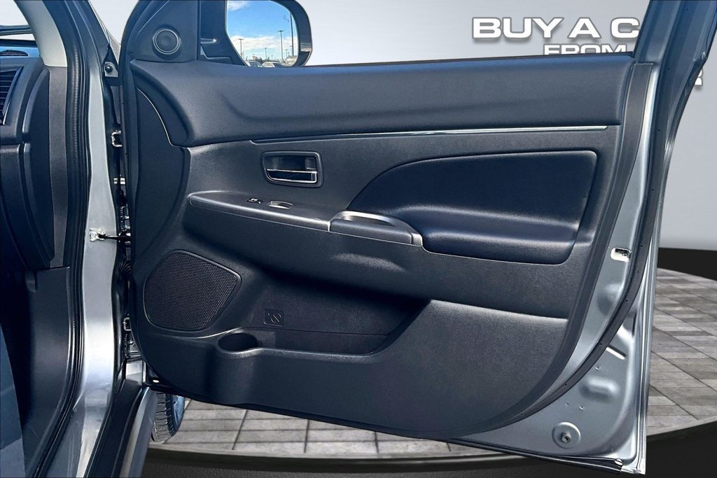 Used 2025 Mitsubishi Outlander Sport SE AWD/4WD image 23