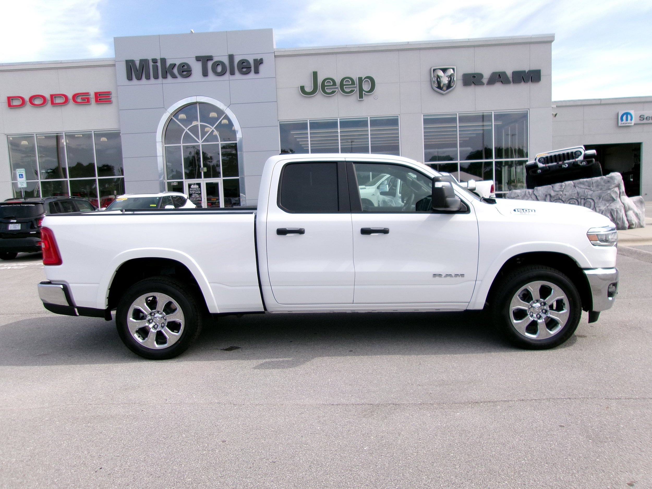 New 2025 RAM 1500 Big Horn AWD/4WD image 4