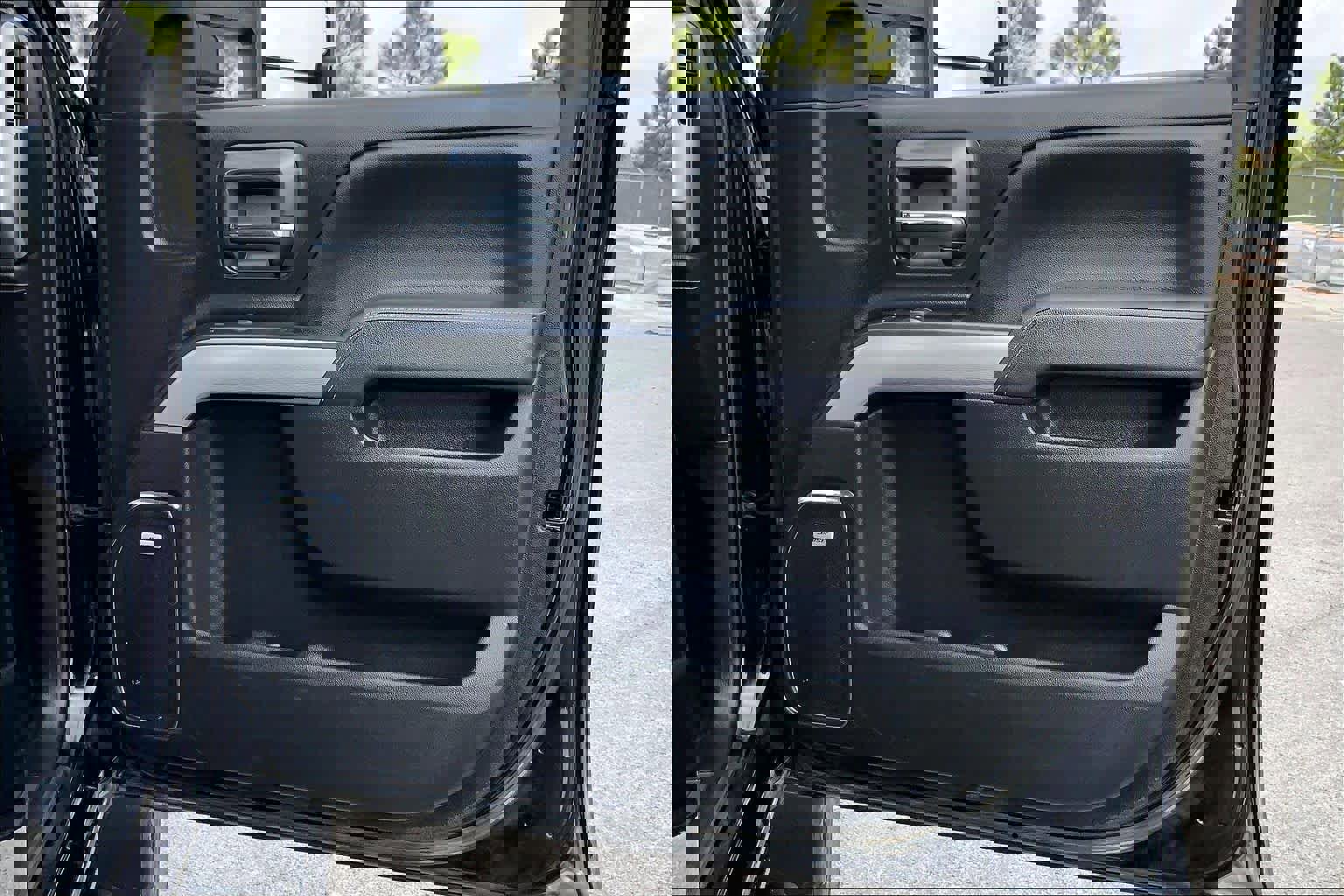 Used 2017 Chevrolet Silverado 2500 LTZ w/ Midnight Edition image 21