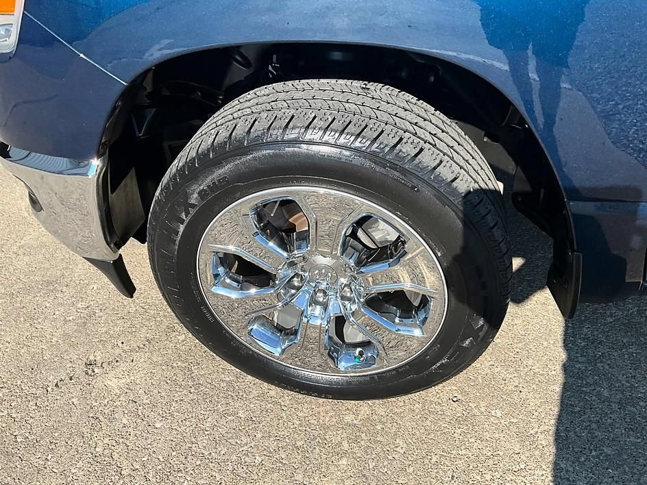 Used 2023 RAM 1500 Big Horn AWD/4WD image 11