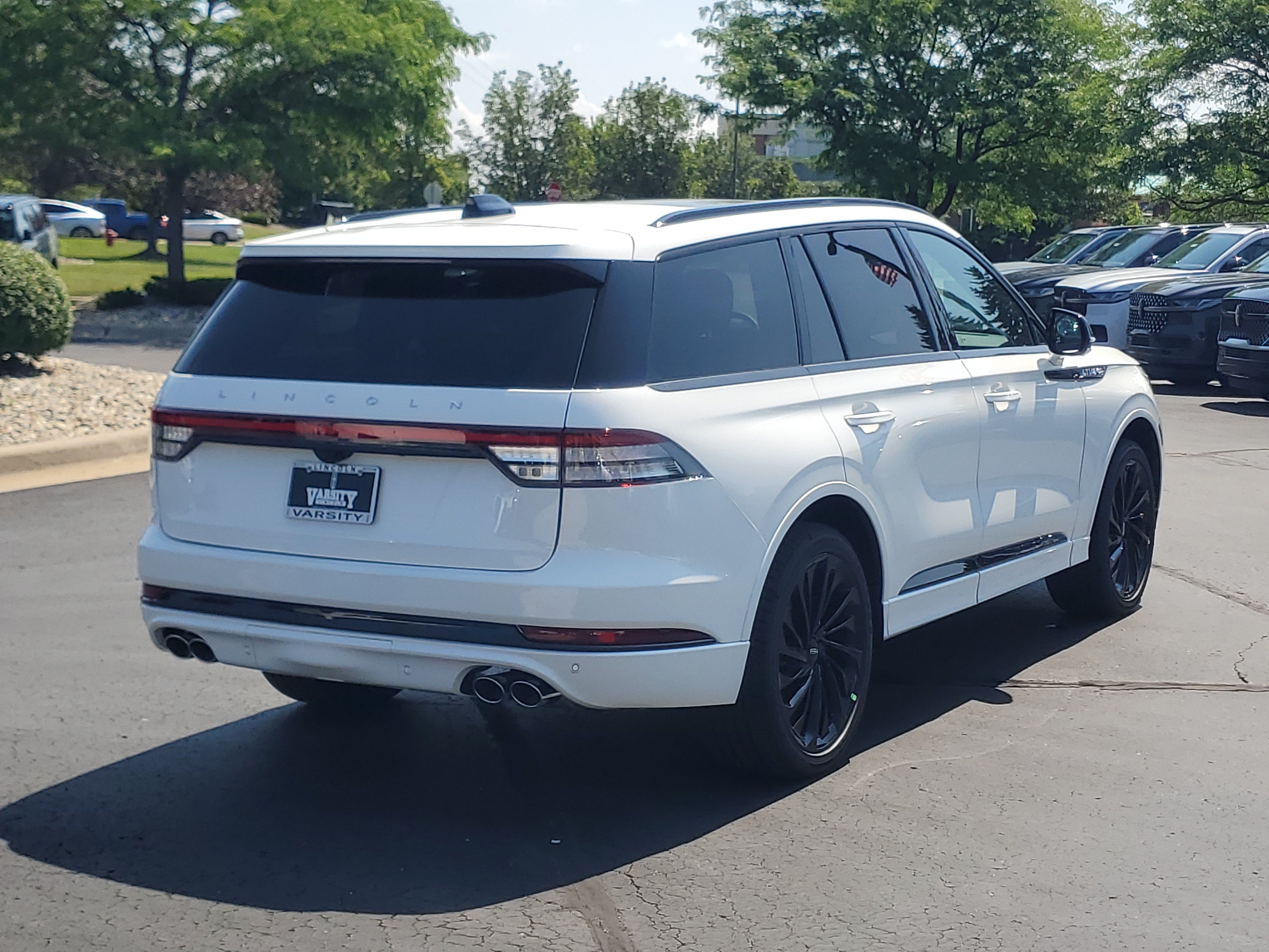 New 2026 Lincoln Aviator Reserve AWD/4WD image 4