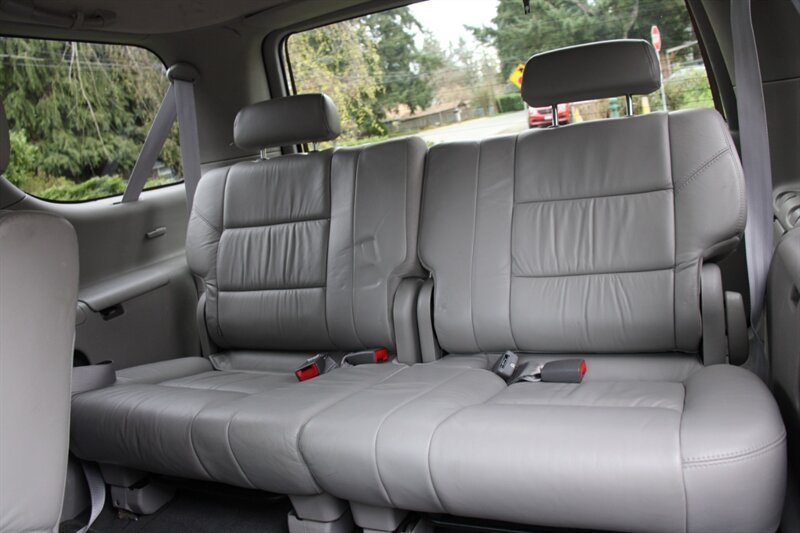 Used 2002 Toyota Sequoia SR5 AWD/4WD image 18