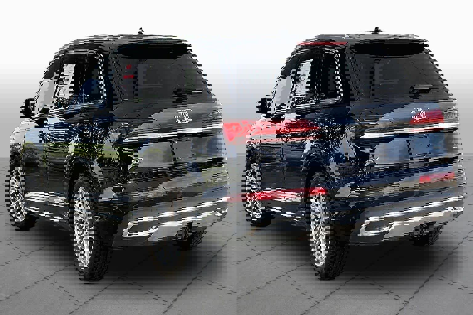 Used 2023 Audi Q7 3.0T Prestige image 12