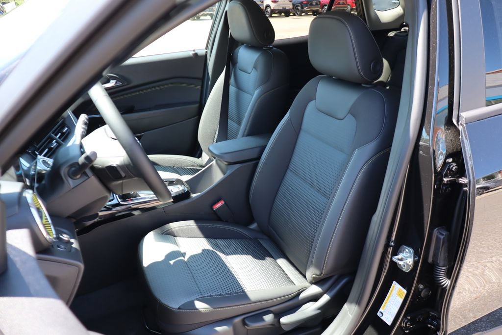 New 2026 Chevrolet Trax LT w/ Driver Confidence Package FWD image 11