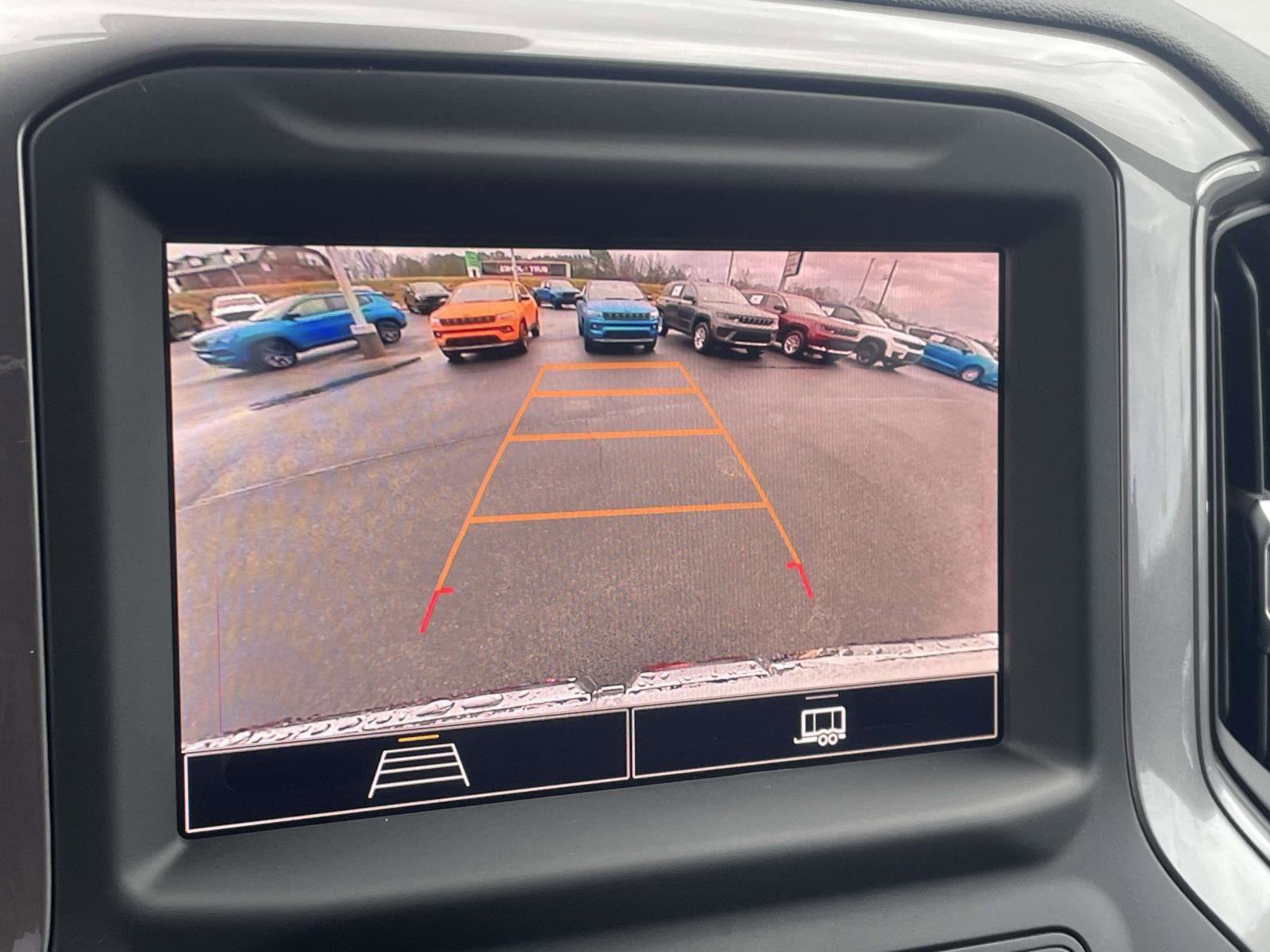 Used 2023 GMC Sierra 1500 Pro w/ Pro Value Package image 8