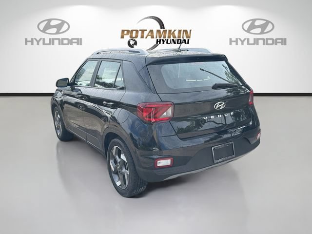 Certified 2025 Hyundai Venue SEL FWD image 7
