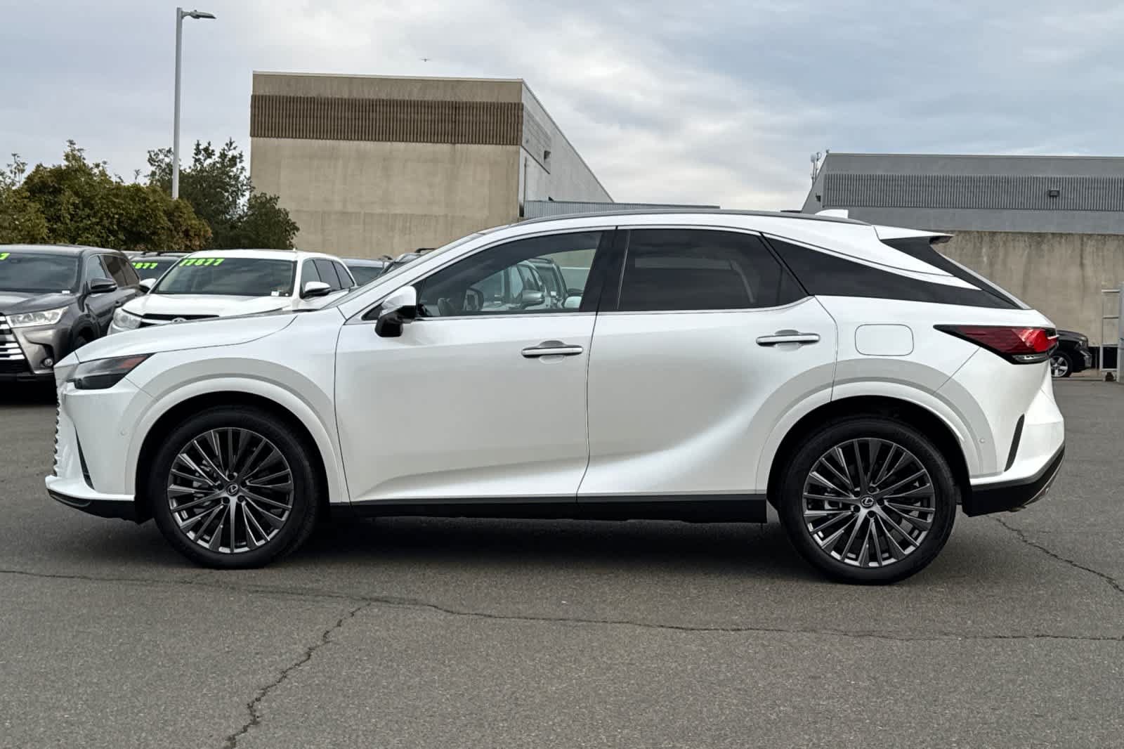 Certified 2025 Lexus RX 450h AWD w/ Luxury Package image 9