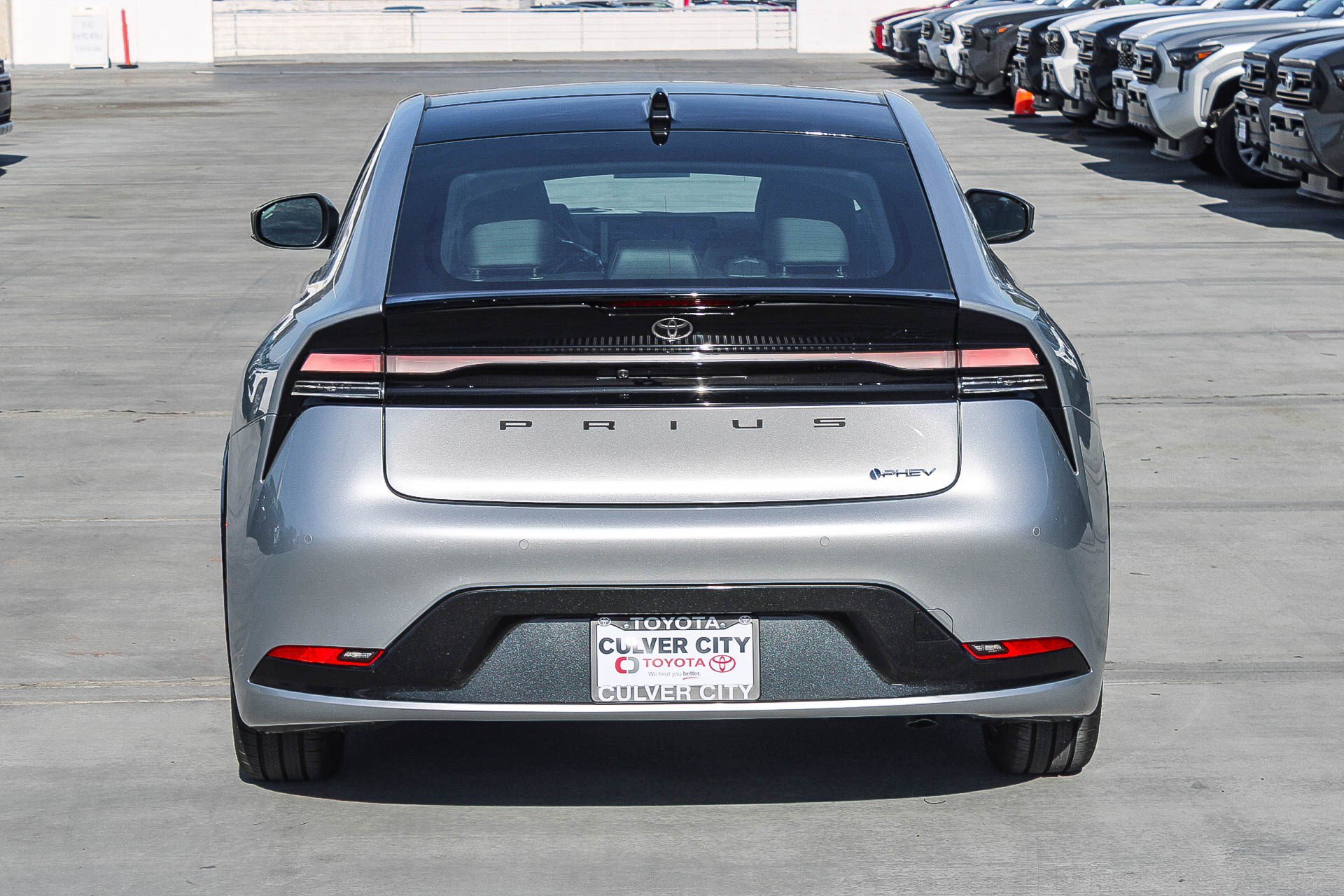 New 2026 Toyota Prius Plug-In Hybrid FWD image 8