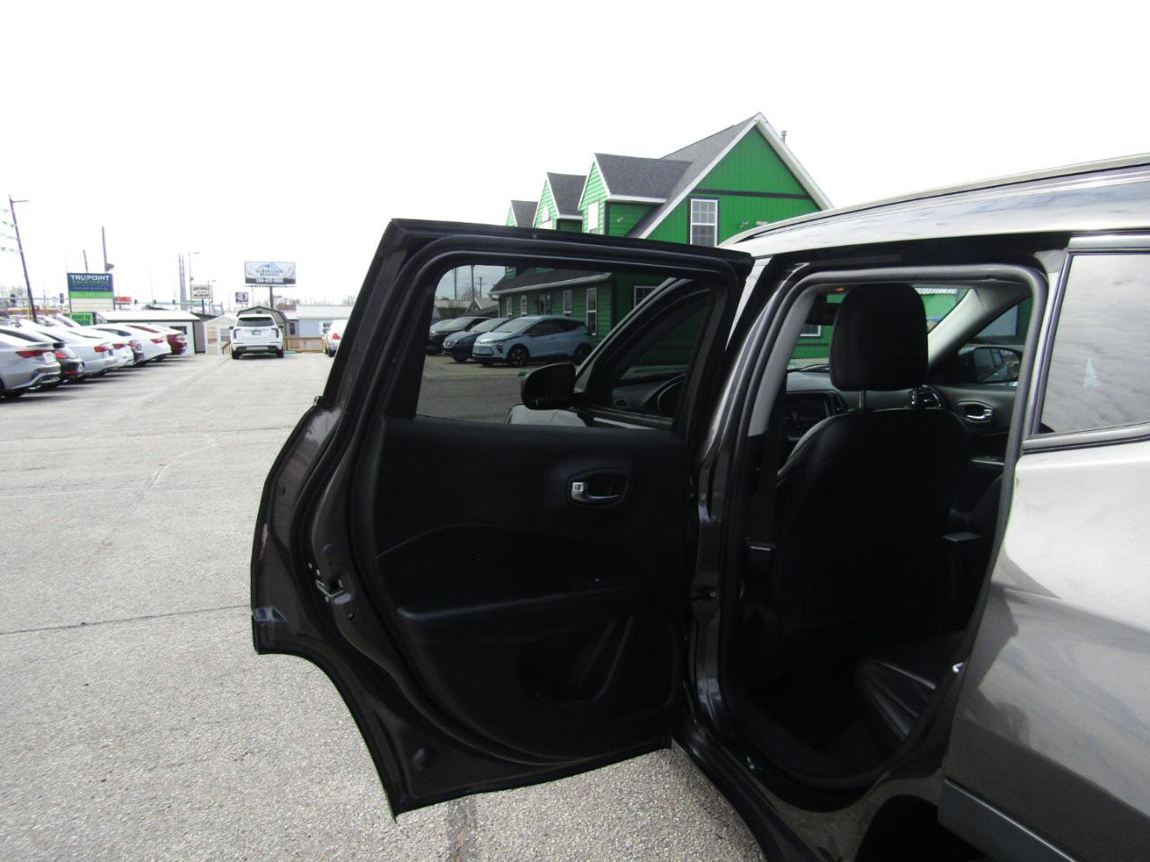 Used 2018 Jeep Compass Altitude w/ Popular Equipment Group image 17