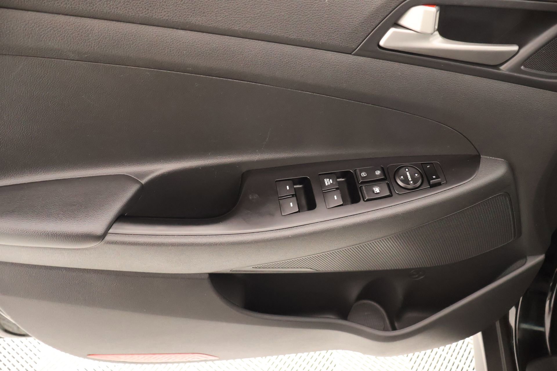 Used 2018 Hyundai Tucson SE image 14