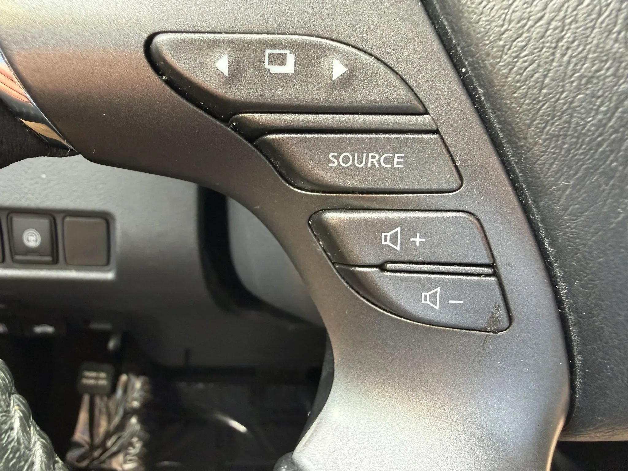 Used 2021 Nissan Murano SV FWD image 13