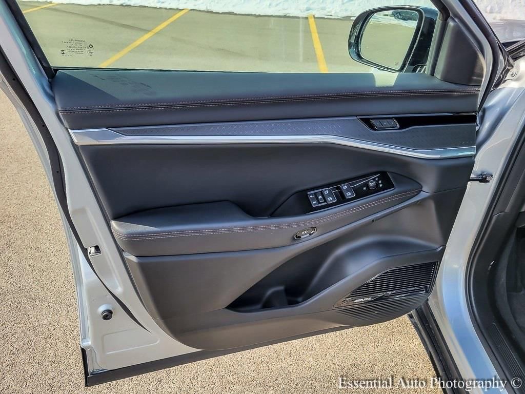 Used 2025 Jeep Wagoneer S Limited AWD/4WD image 27